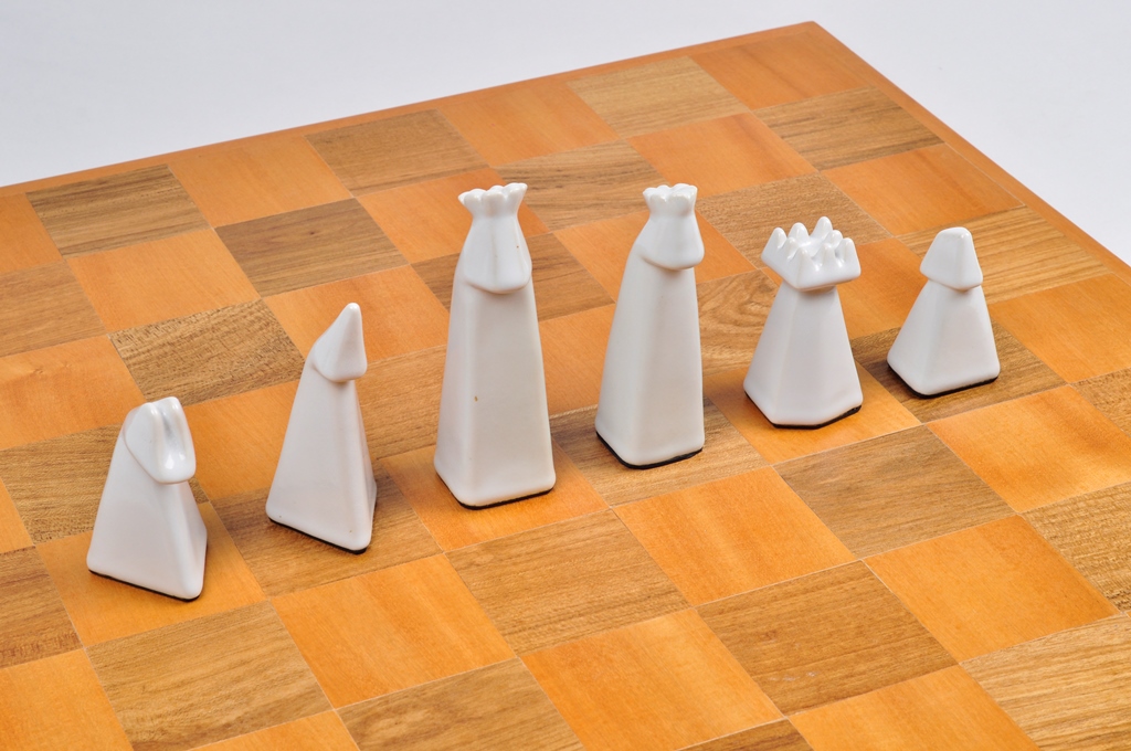 Jogo de xadrez completo – Peças em porcelana